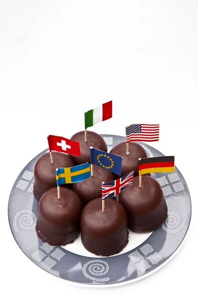 Çikolata şekerleme küçük bayraklar — Stok fotoğraf