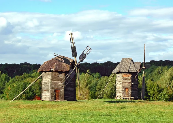 Alte Windmühle — Stockfoto