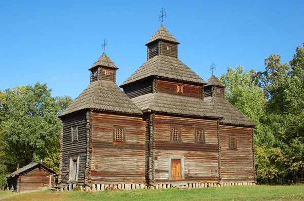 Iglesia de madera antigua —  Fotos de Stock