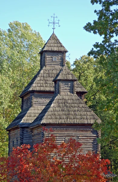 Antike Holzkirche — Stockfoto