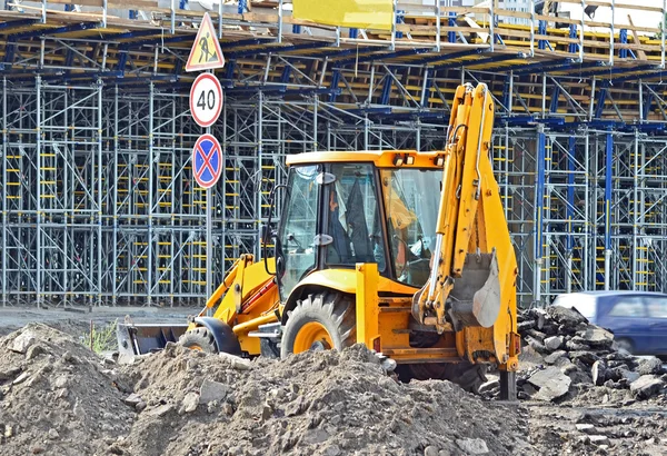 Bulldozer on road construction site — Stock Photo, Image
