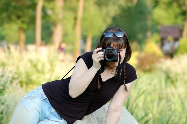 Meisje met camera — Stockfoto