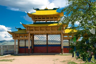 Gate buddhistic monastery. clipart