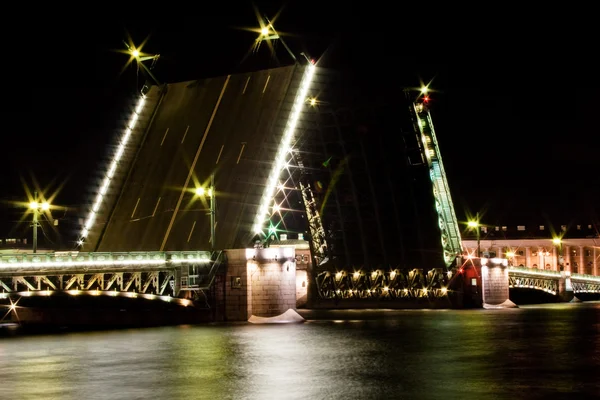 Ponte del Palazzo della Notte a San Pietroburgo, Russia — Foto Stock