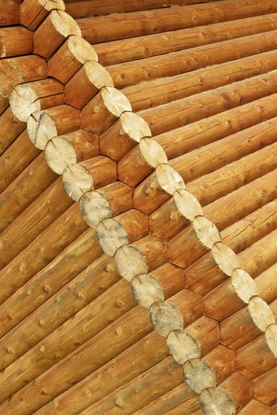 Esquina de troncos situada en diagonal —  Fotos de Stock