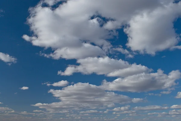 Blauwe hemel cloudscape — Stockfoto