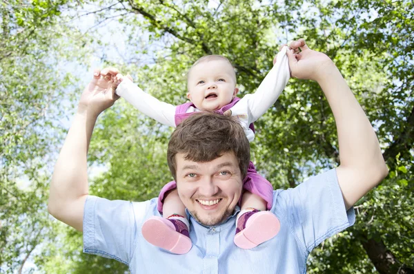 Father plays with the child — Stock Photo, Image