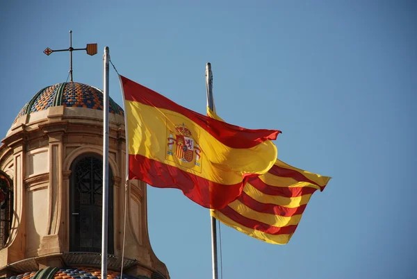 Flaggor av Spanien och Katalonien — Stockfoto