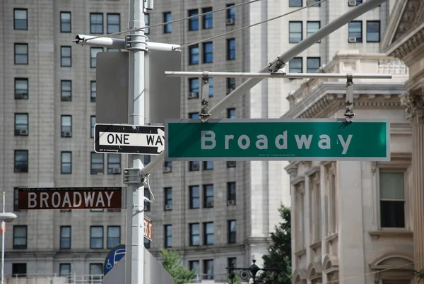 Broadway Street signs - New York – stockfoto