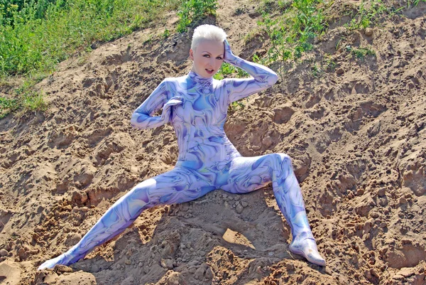 浜辺の fasion ダイバー衣装の女の子 — ストック写真