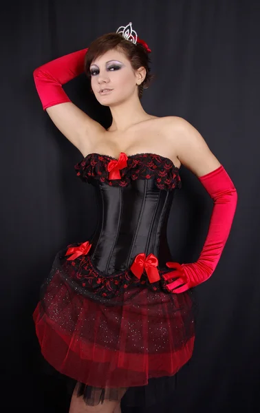 赤のコルセットのきれいな女性 — ストック写真