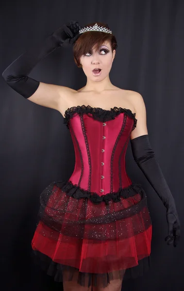 Jolie femme en corset rouge — Photo