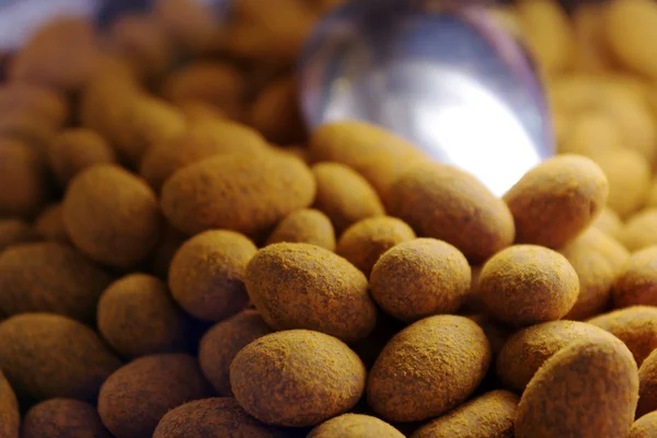 Chocolate almonds — Stock Photo, Image