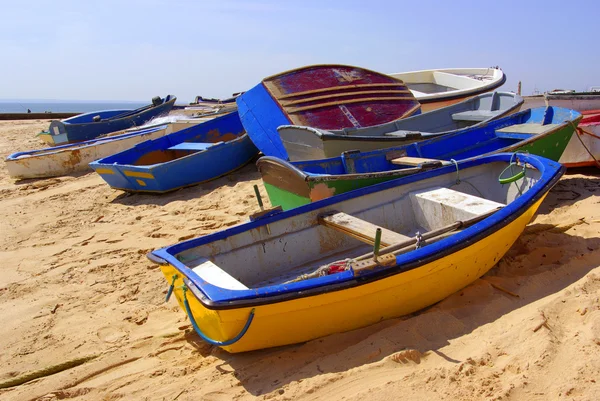 Barcos a remos coloridos — Fotografia de Stock