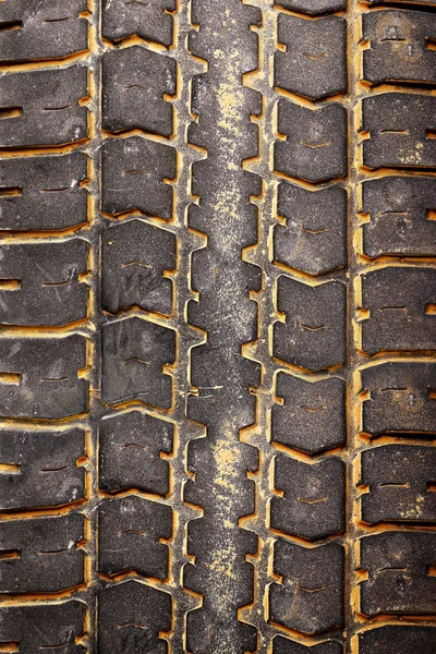 Neumático sucio —  Fotos de Stock