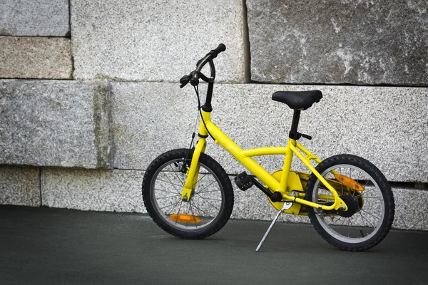 Sárga bicikli — Stock Fotó