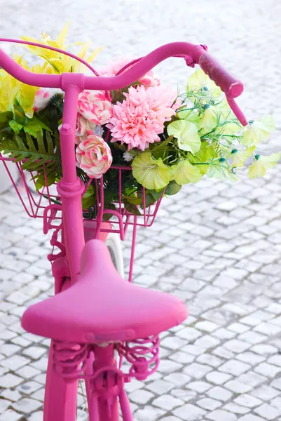 Ροζ ποδήλατο — Φωτογραφία Αρχείου