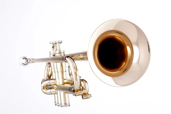 Gouden trompet geïsoleerd op wit — Stockfoto