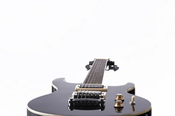 Gitarr elektriska Stäng isolerad vit — Stockfoto