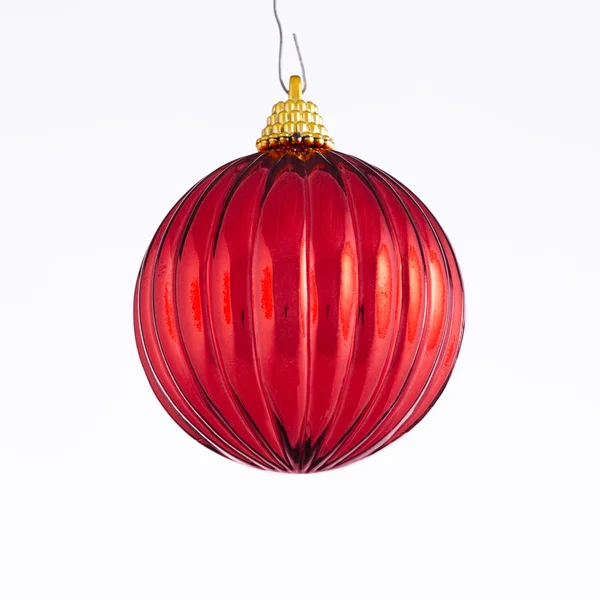 Ornamento bola de Natal vermelho — Fotografia de Stock