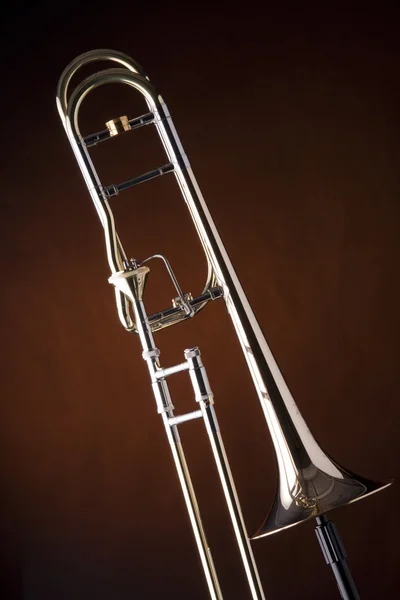 Trombone Or Isolé sur Or — Photo