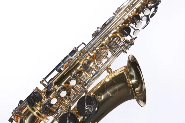 Saksofon na białym tle — Zdjęcie stockowe