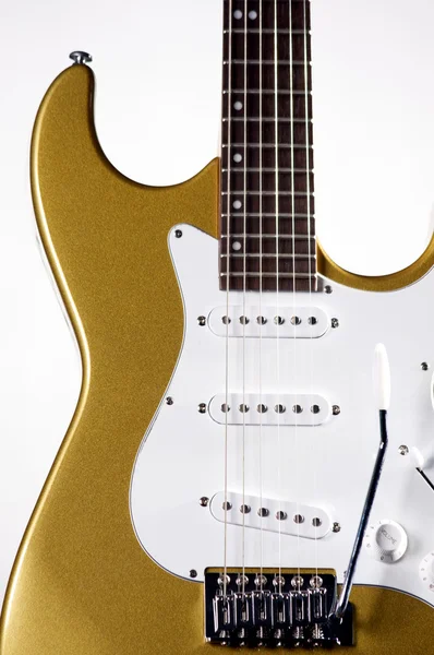 Zlaté elektrická kytara izolované na bílém — Stock fotografie