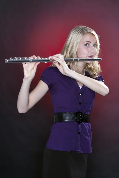 Teenage fluitspeler geïsoleerd — Stockfoto