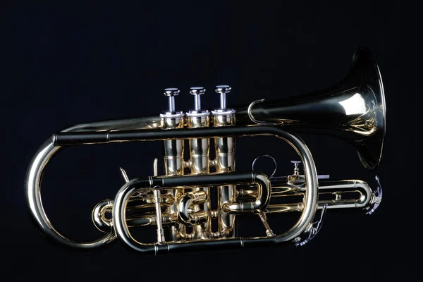 Cornet instrumento de música Isolado em preto — Fotografia de Stock