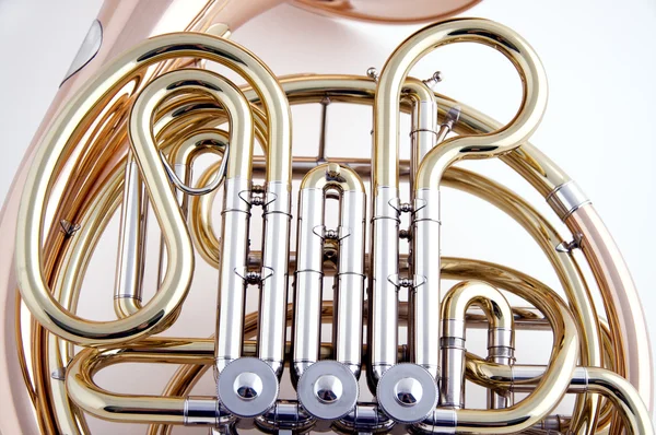 Gold French Horn Gros plan sur Blanc — Photo