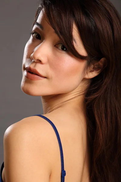 일본 여자 어깨 너머로 보이는 — 스톡 사진