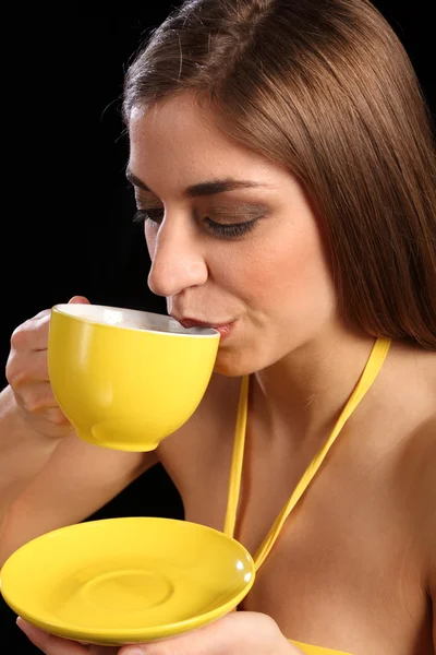 Beautiful woman drinking cup tea — Stock Photo, Image
