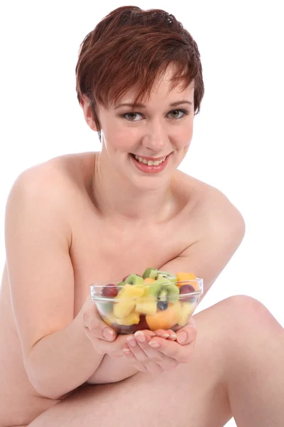 Frau mit frischem Obstsalat — Stockfoto