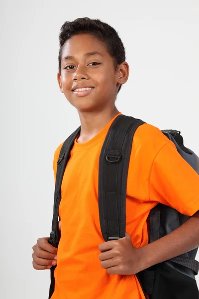 Menino da escola em camiseta laranja — Fotografia de Stock