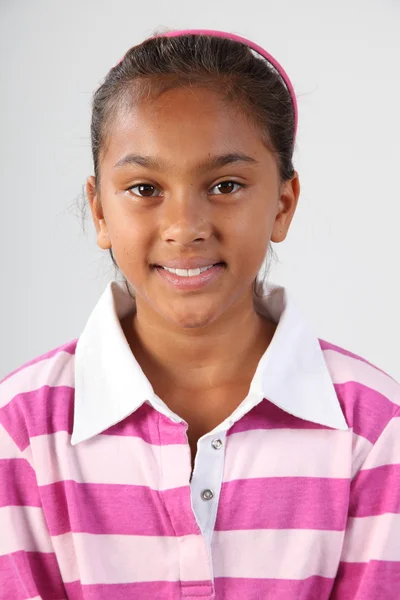 Portret młodego uczennica 10 w kolorze różowym i białym — Zdjęcie stockowe