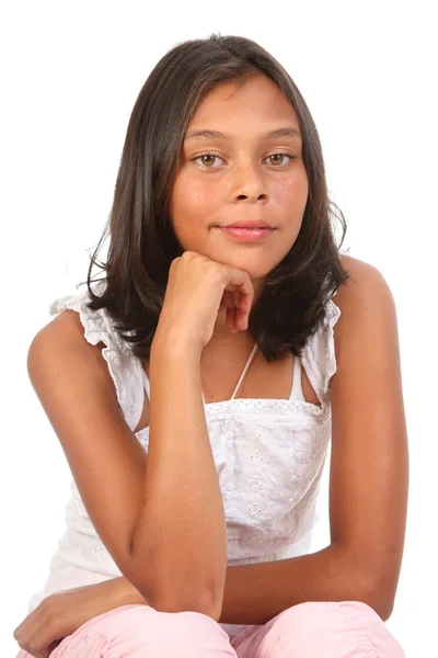 Ładna nastolatka w pozie swobodnej podbródek na strony — Zdjęcie stockowe
