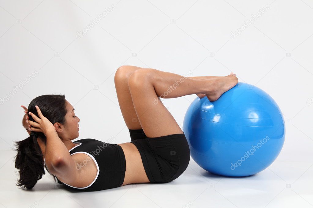 Crunches on exercise ball