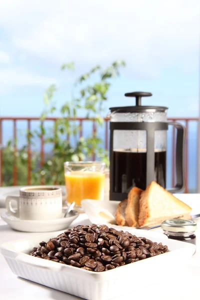Портрет свежего утреннего кофе за завтраком — стоковое фото