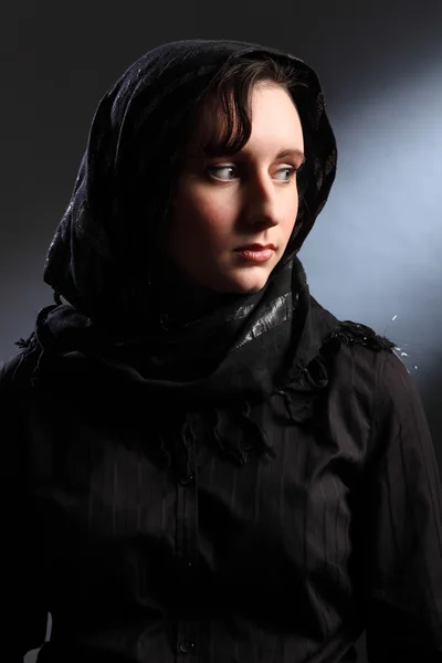 Peace and quiet for young religious woman in hijab — Stock Photo, Image