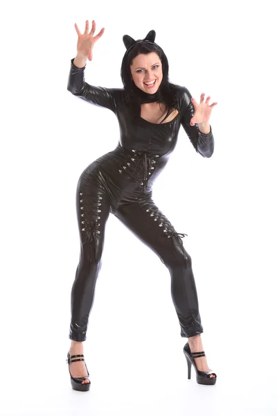 Сексуальна молода жінка в чорному повному тілі ПВХ костюм кота — стокове фото