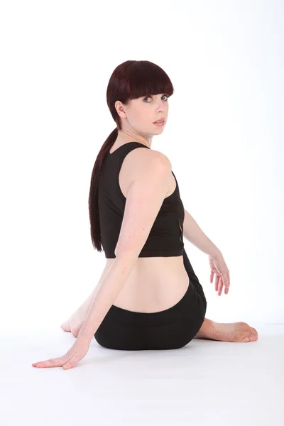 Yoga Medio Señor de los Peces Pose por mujer en forma — Foto de Stock