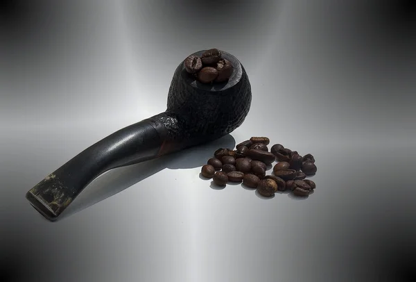 Pfeife gefüllt mit Kaffee — Stockfoto
