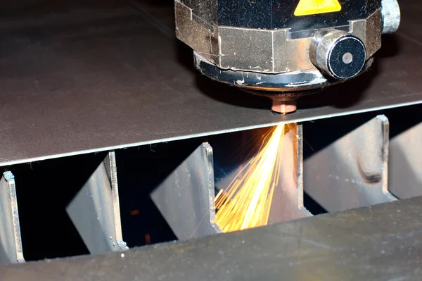 Производственный лазер — стоковое фото