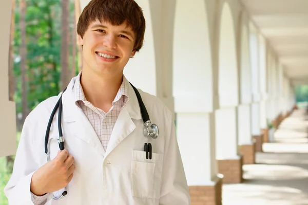 Smiling young doctor — Stock Photo, Image