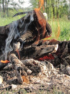 Kamp ateşi.