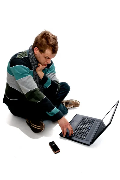 Człowiek z laptopem — Zdjęcie stockowe