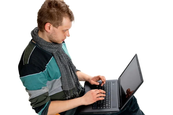 노트북을 들고 있는 남자 — 스톡 사진