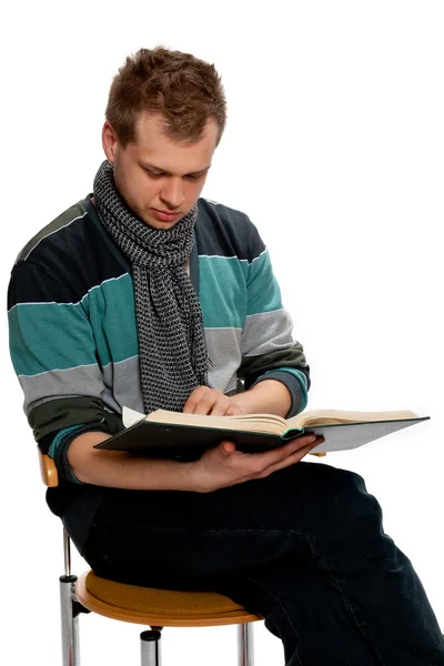 Junger Mann mit Buch — Stockfoto