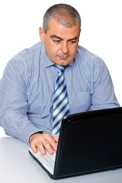 男人和一台笔记本电脑 — 图库照片
