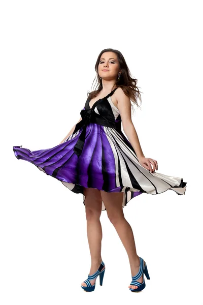 Dansen in violet jurk — Stockfoto